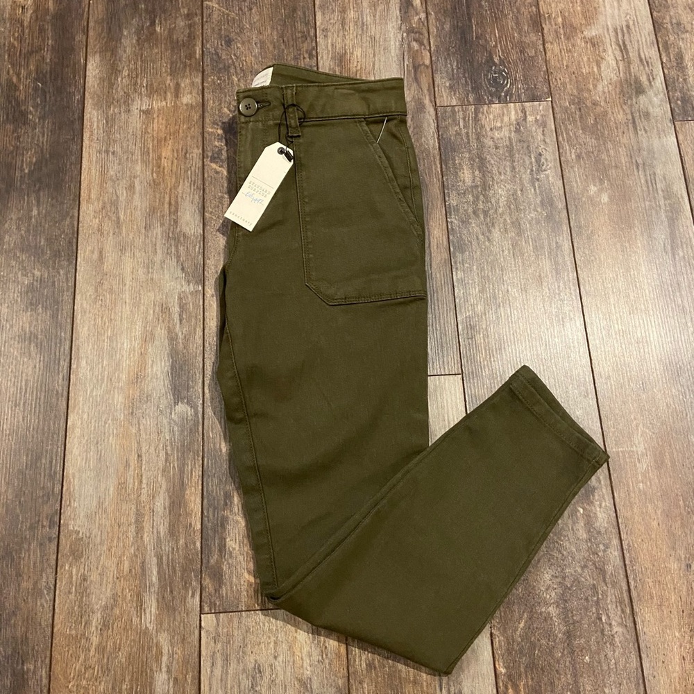 Sanctuary Green Cropped Jean